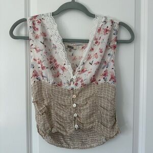 Gimmicks by BKE Floral and Plaid Button-Up Crop Blouse